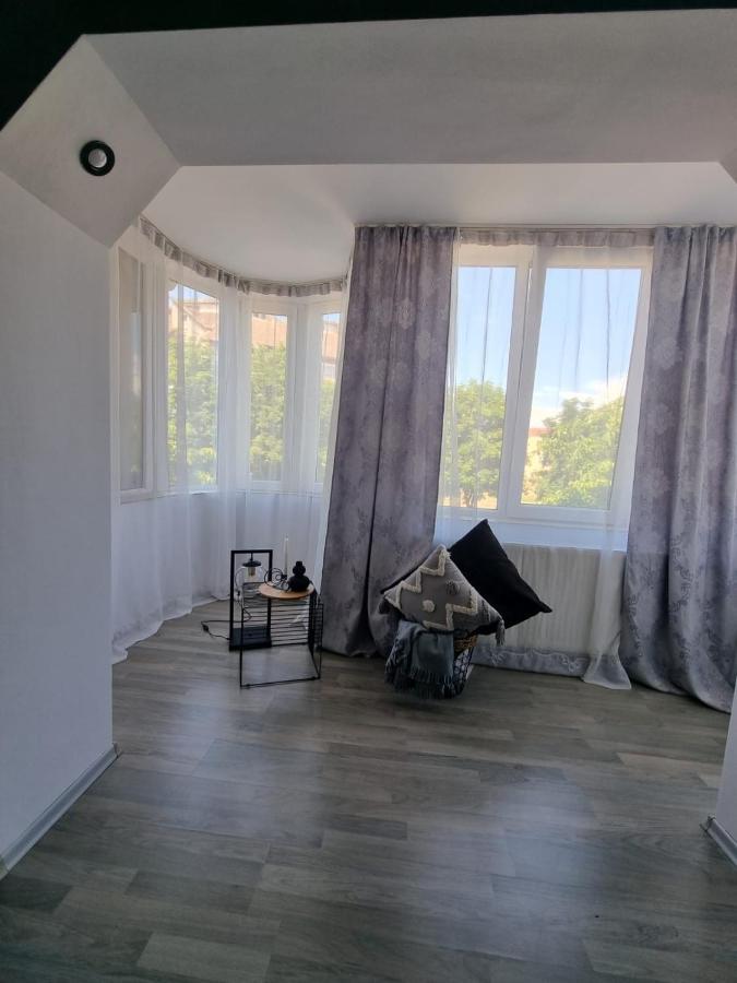 Clau Home Hunedoara Eksteriør bilde