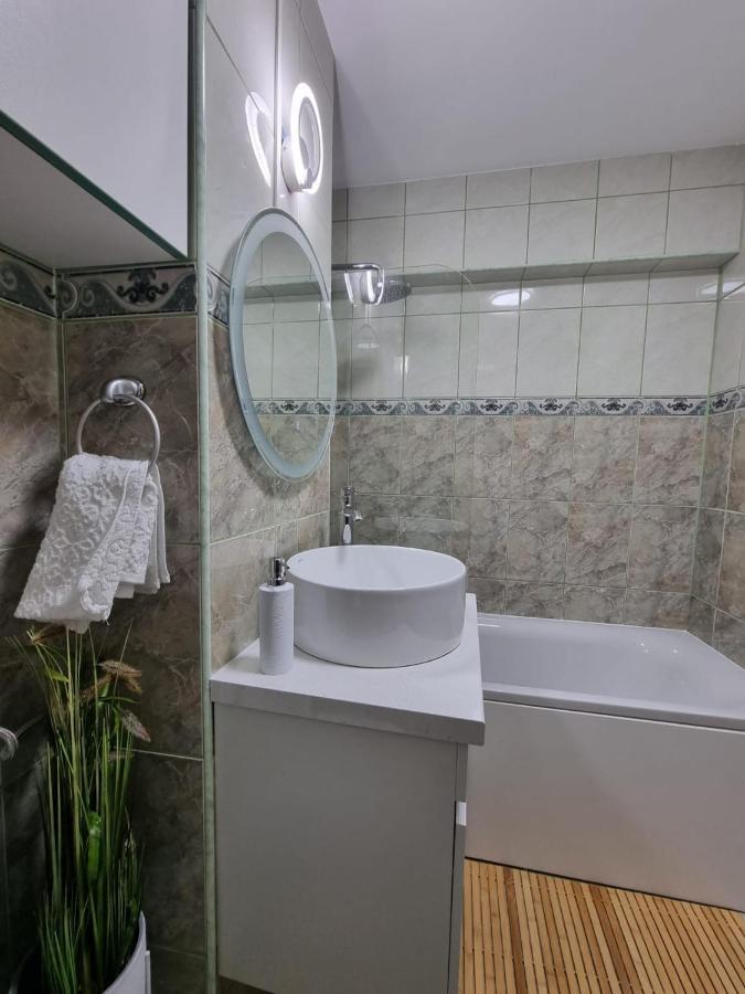 Clau Home Hunedoara Eksteriør bilde