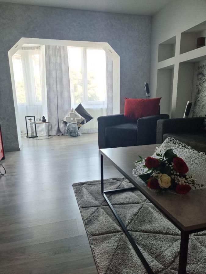 Clau Home Hunedoara Eksteriør bilde